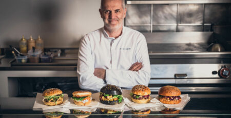 eric girardin food truck burger intérieur du vehicule