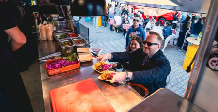 Acheter des food trucks pour offrir des expériences street food, le cas Freshfood