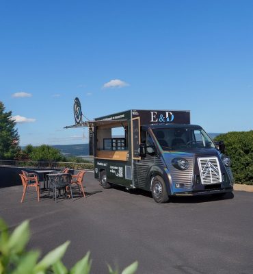 camion restaurant ed traiteur en brumath, est possible de réserver ou de commander des plats à emporter