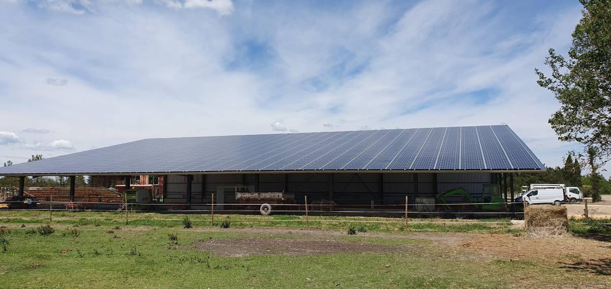 installation de systèmes solaires aux entreprises agricoles et industrielles